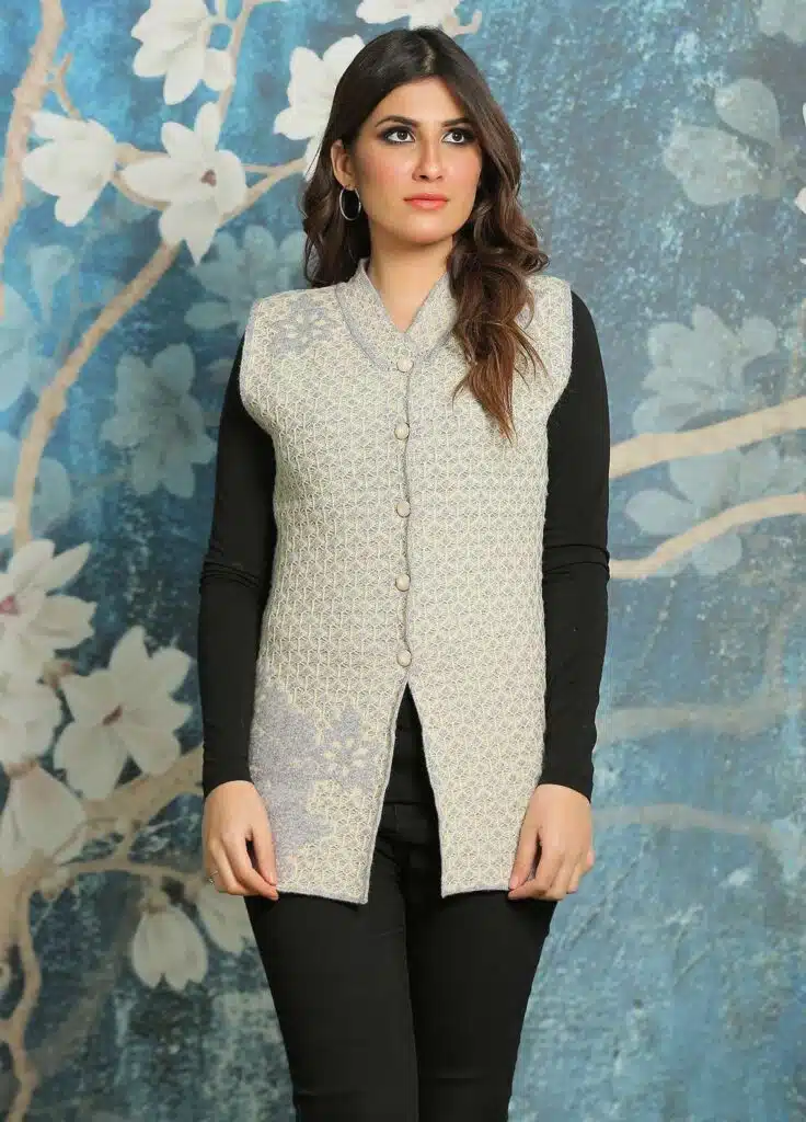 The Ultimate Guide to Ladies Sweater Brands in Pakistan
