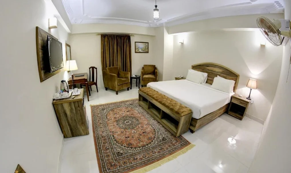 Hotel Crown Inn, Karachi